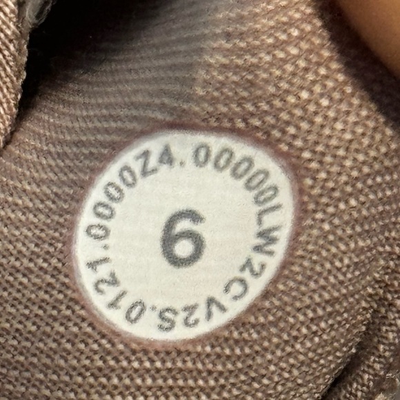 Lululemon Wunder Train Long-Line Bra Medium Support C/D Cups White Size 6 - Picture 7 of 7